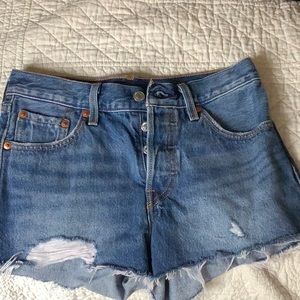 Levi 591 cut off shorts